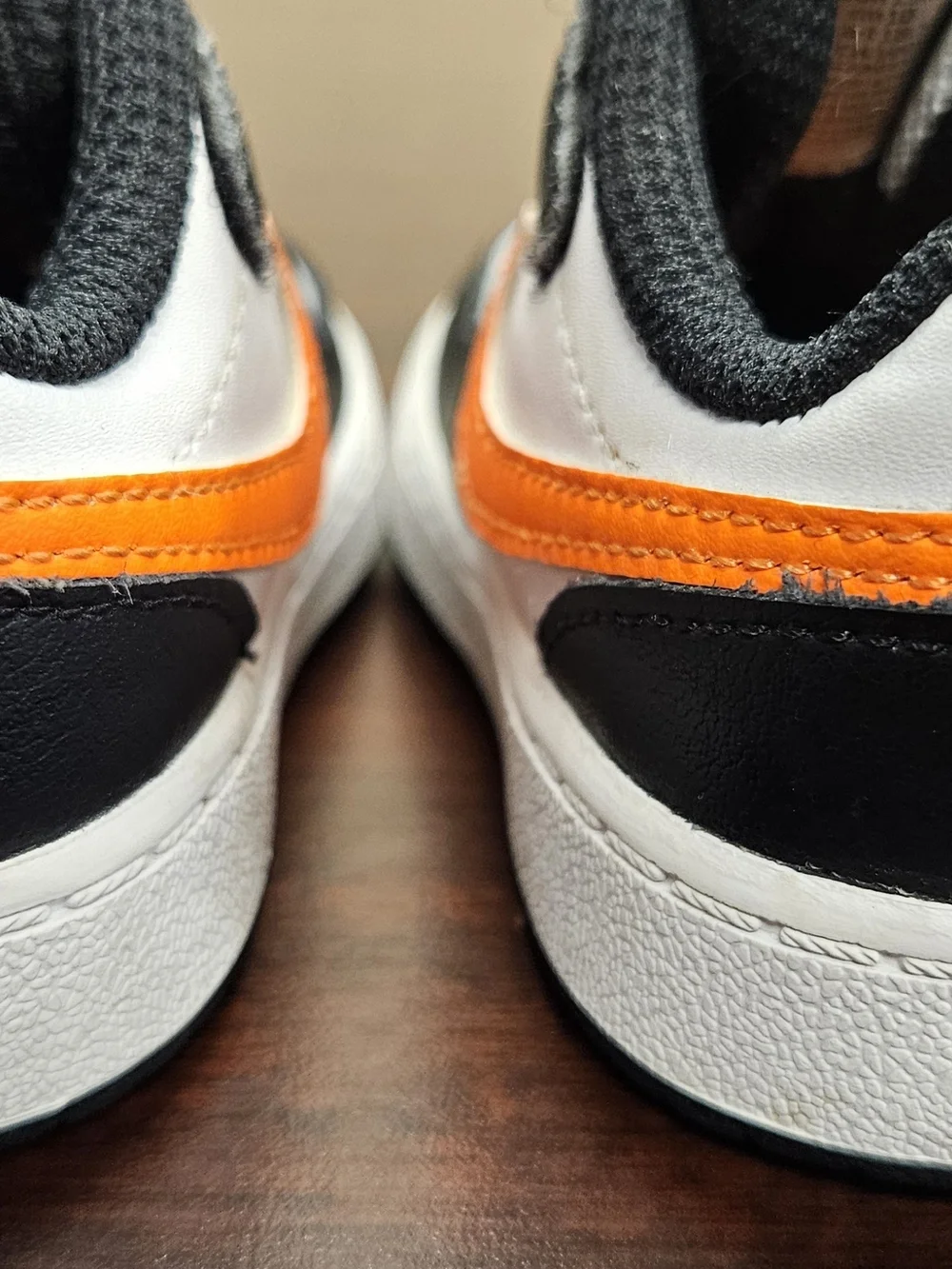 Nike classic low